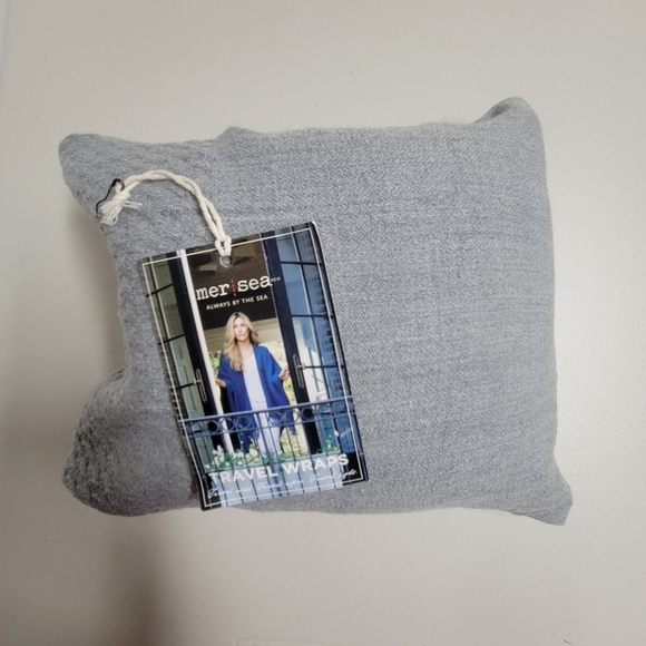 Mer-Sea NWT Fog Gray Travel Wrap With Matching Bag. - Picture 15 of 16